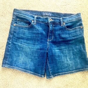 Lucky Brand Women’s 10/30 The Roll Up Blue Denim Jean Shorts